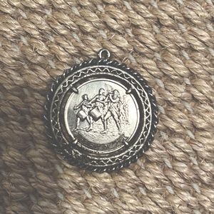 1976 Fife & Drummers Bicentennial Coin Pendant - no chain